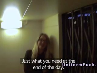 Polisiýa officer fucks blondinka in elevator