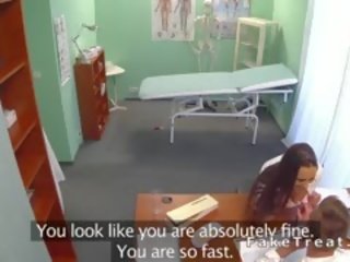 Medic fucks nou asistenta