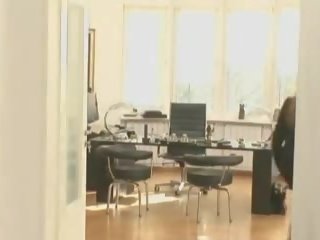 Piękne węgierskie biuro mamuśka dostaje analny dorosły klips