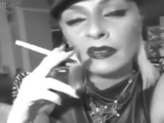 黑色 和 白 domme 抽烟, 自由 新 自由 黑色 性别 电影 视频